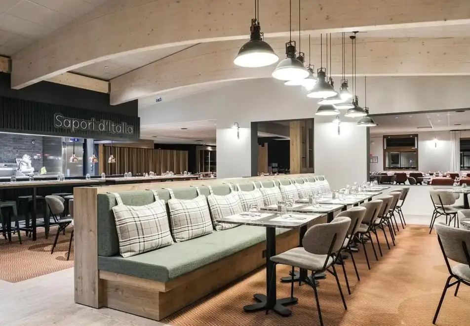 Cretes, Les Deux Alpes (all inclusive hotel) - Restaurant