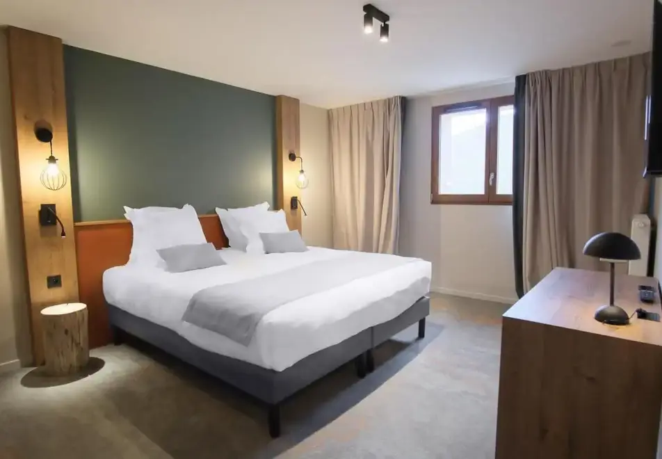 Cretes, Les Deux Alpes (all inclusive hotel) - Typical room style