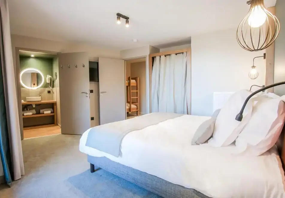 Cretes, Les Deux Alpes (all inclusive hotel) - Typical room style