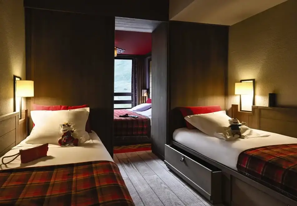 Club Val Claret, Tignes Val Claret (all inclusive hotel) - Typical hotel room style