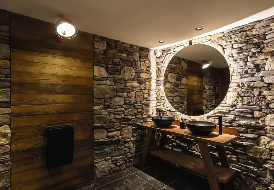 Club Val Claret, Tignes Val Claret (all inclusive hotel) - Communal wc's