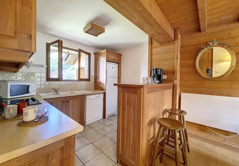 4 bedroom apartment in Saint Martin de Belleville (self catered) - Kitchen area