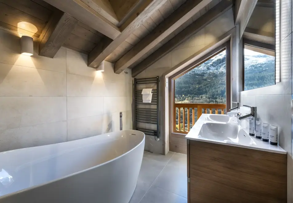 Falcon Lodge, Meribel (self catered apartments) - A40 (©Philippe Gal)