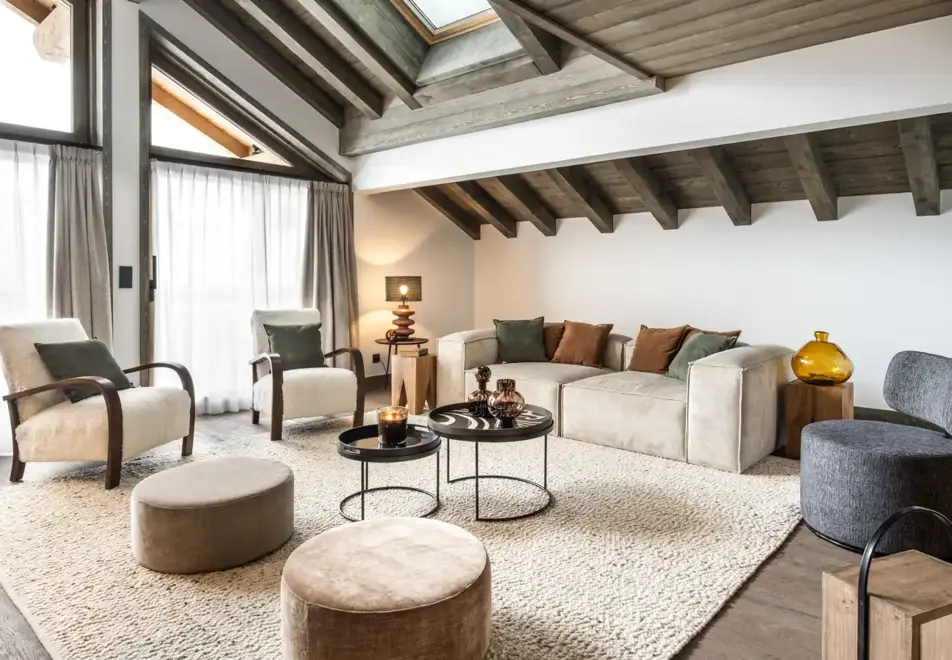 Falcon Lodge, Meribel (self catered apartments) - H11 (©Philippe Gal)