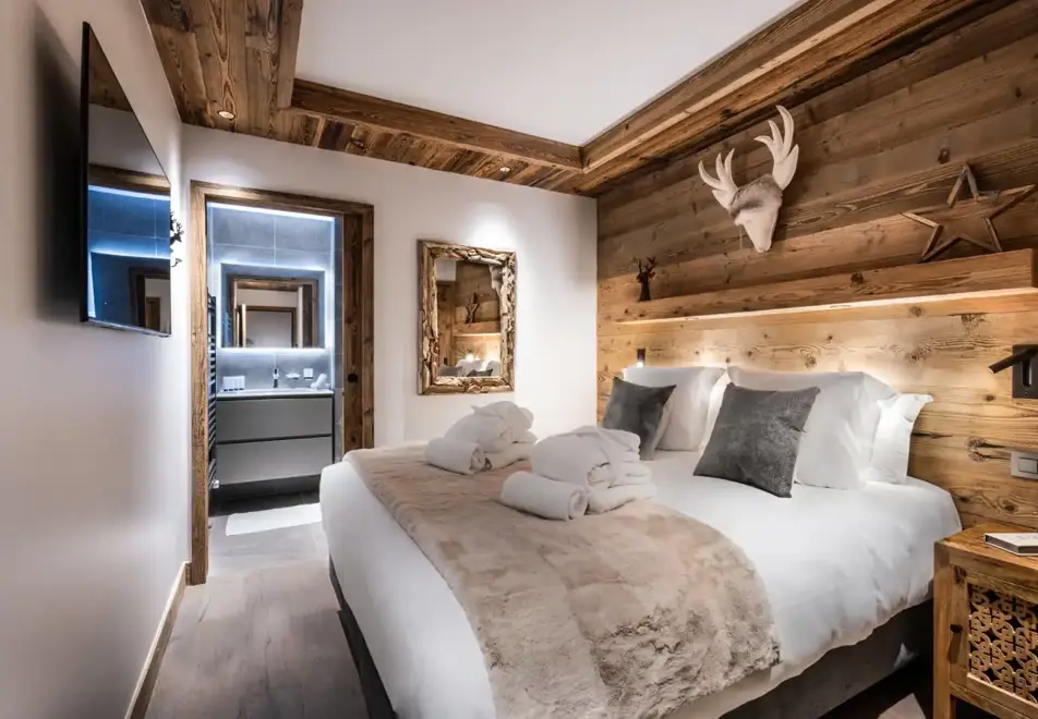Falcon Lodge, Meribel (self catered apartments) - A02 (©Philippe Gal)