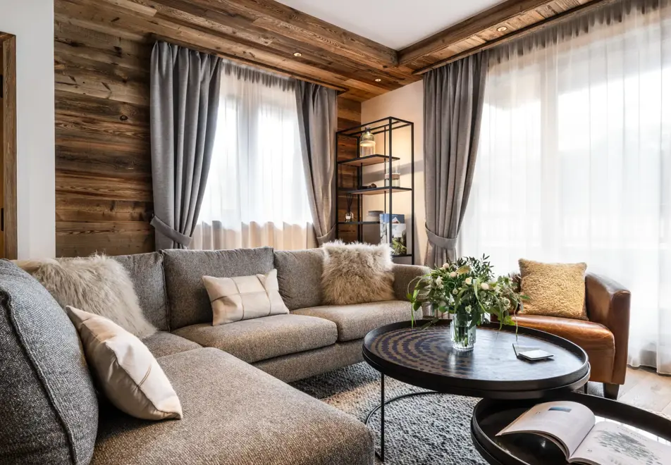 Falcon Lodge, Meribel (self catered apartments) - A02 (©Philippe Gal)