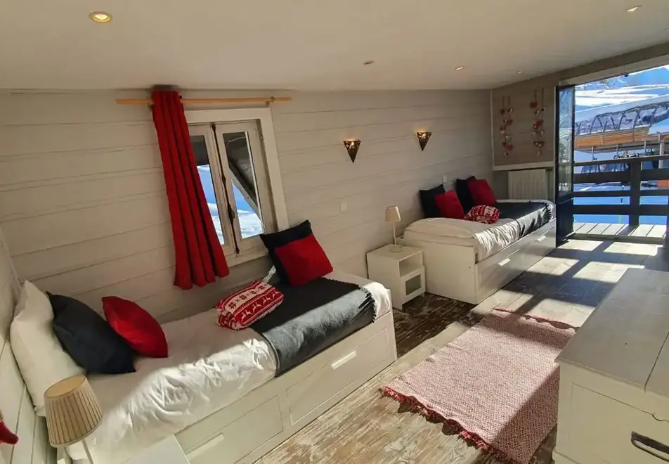 Loge, Alpe d'Huez (self catered chalet) - Bedroom