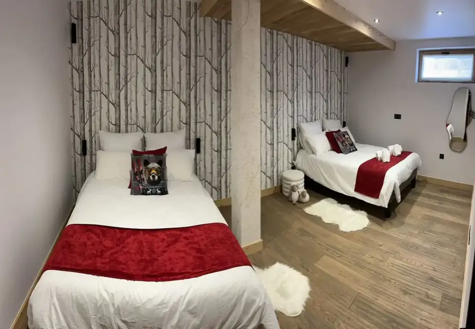 Reve de Marmottes, Meribel (self catered chalet) - Bedroom