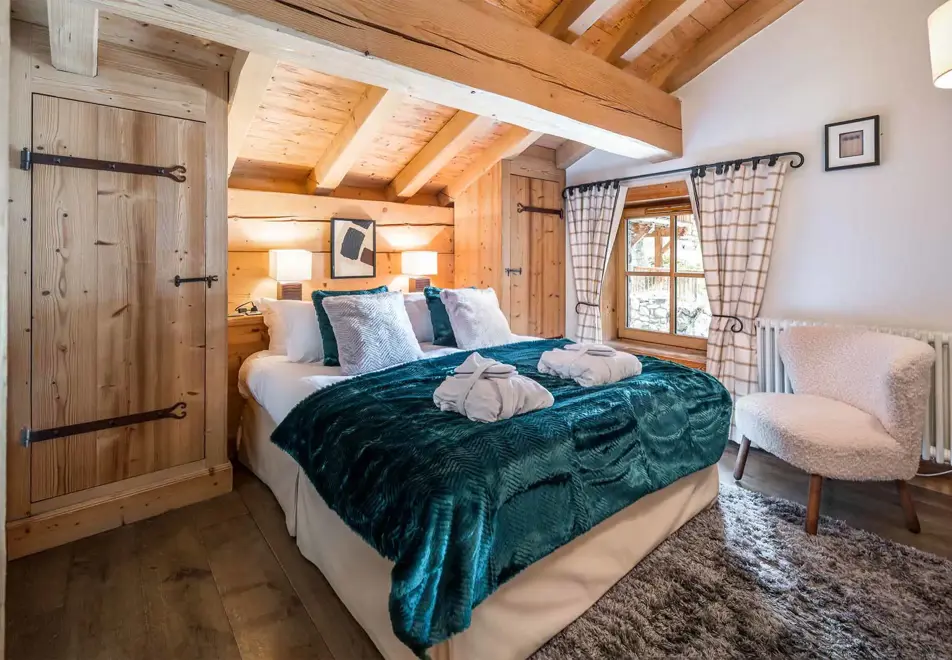 Chalet Davos, Val d'Isere (self catered or catered chalet) - Bedroom