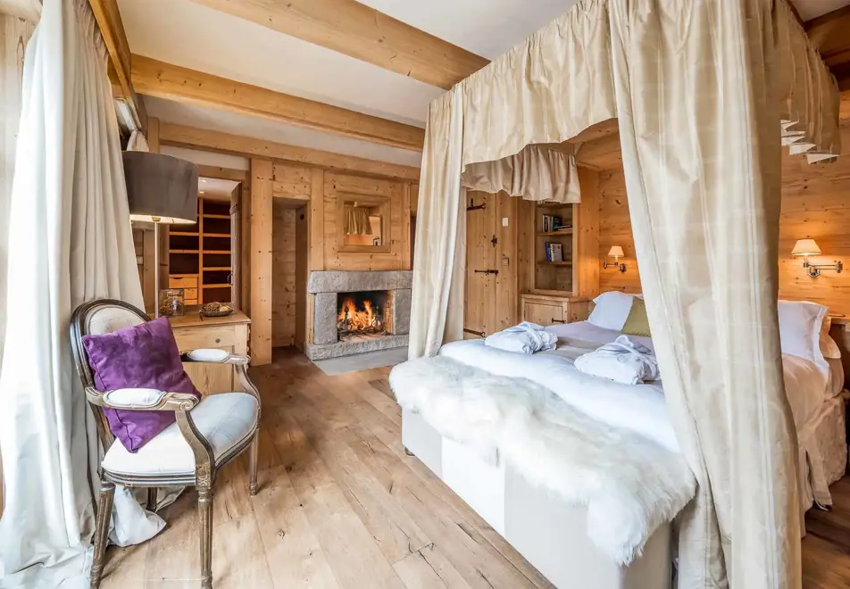 Chalet Davos, Val d'Isere (self catered or catered chalet) - Bedroom