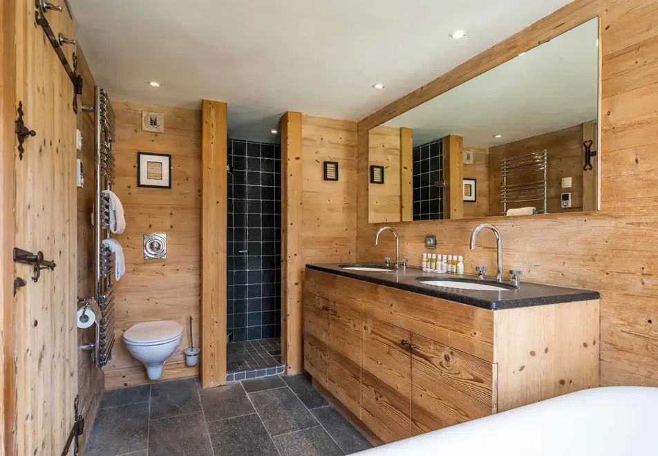 Chalet Davos, Val d'Isere (self catered or catered chalet) - Bathroom