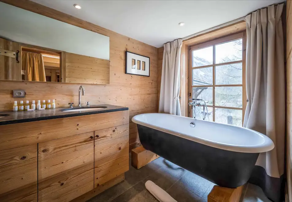 Chalet Davos, Val d'Isere (self catered or catered chalet) - Bathroom