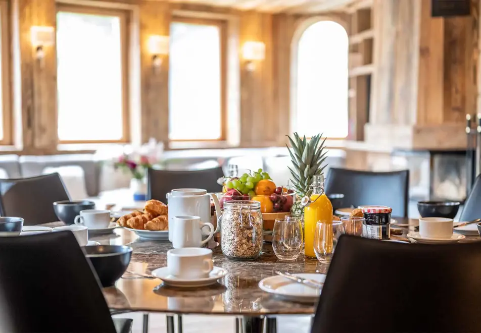 Chalet Inuit, Val d'Isere (self catered or catered chalet) - Dining area
