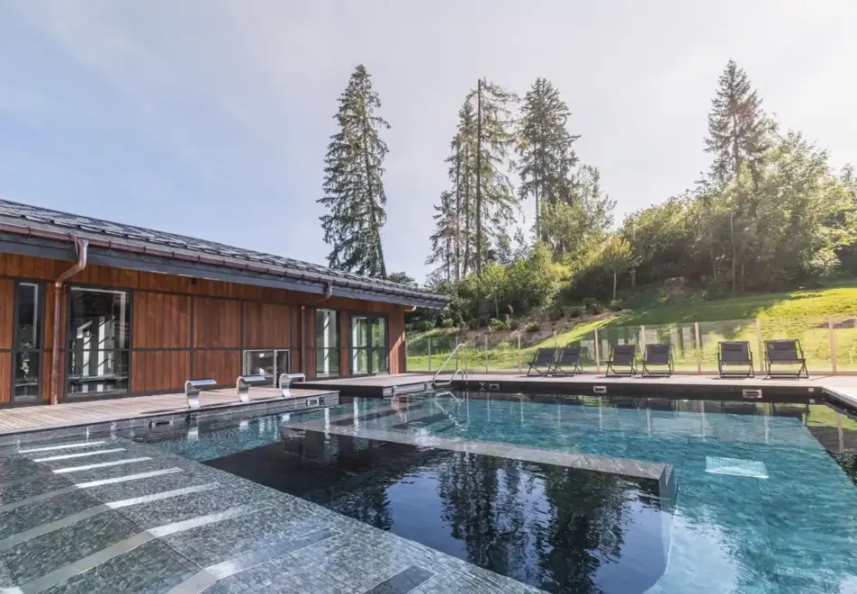 l'Eclat des Veriaz, Megeve (self catered apartments & chalets) - Outdoor pool