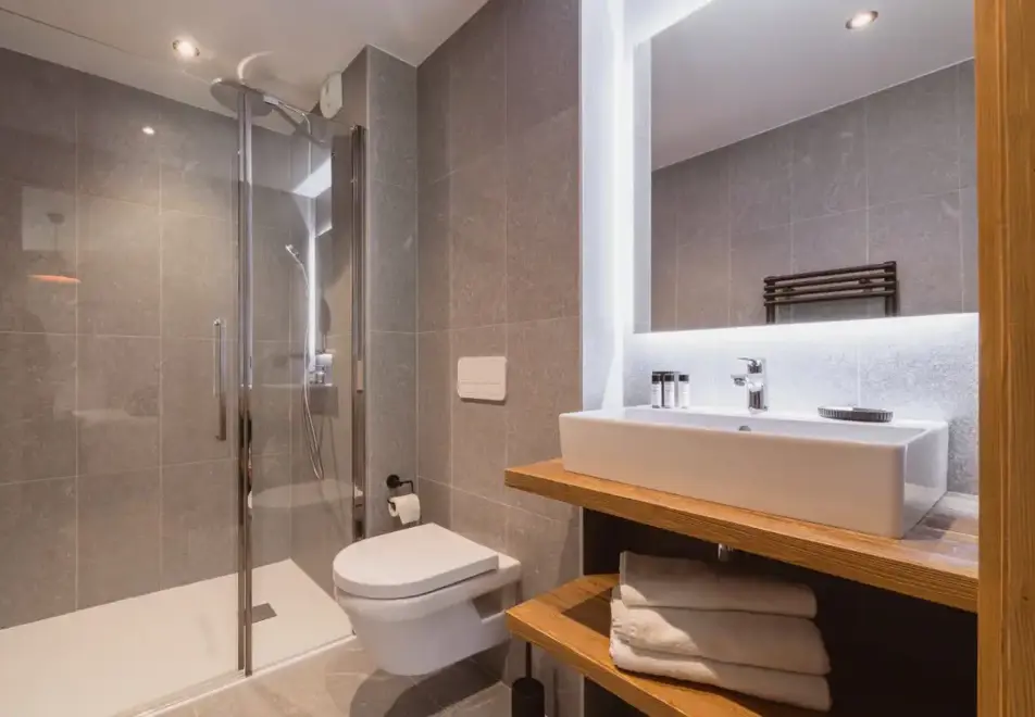 l'Eclat des Veriaz, Megeve (self catered apartments & chalets) - Typical 2 bedroom apartment style