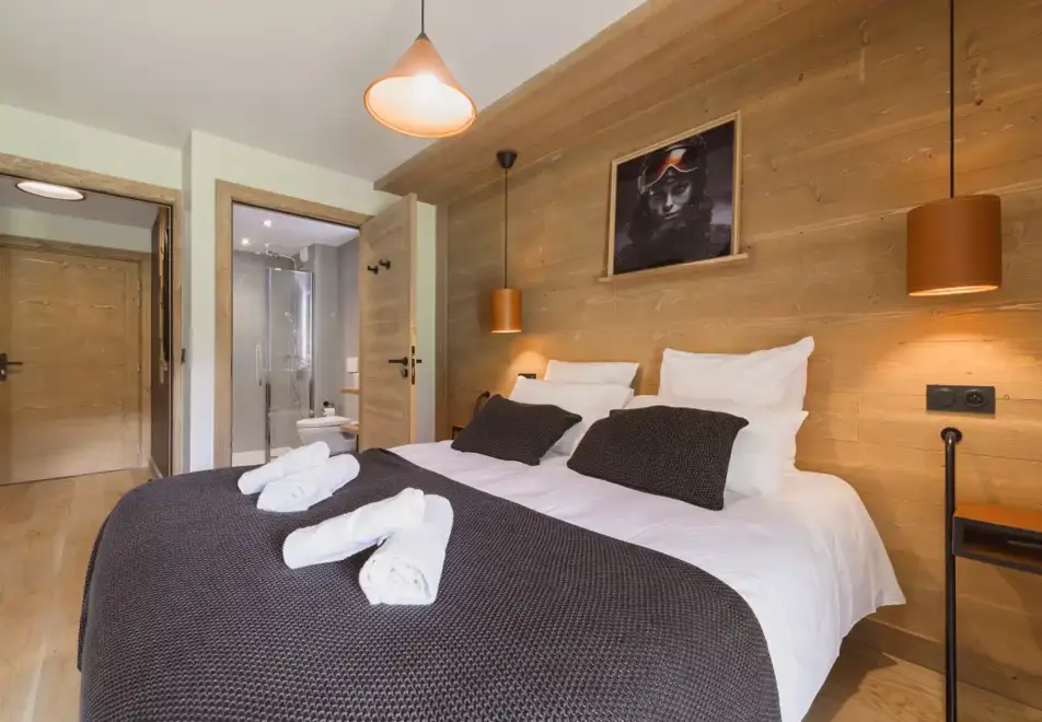 l'Eclat des Veriaz, Megeve (self catered apartments & chalets) - Typical 2 bedroom apartment style