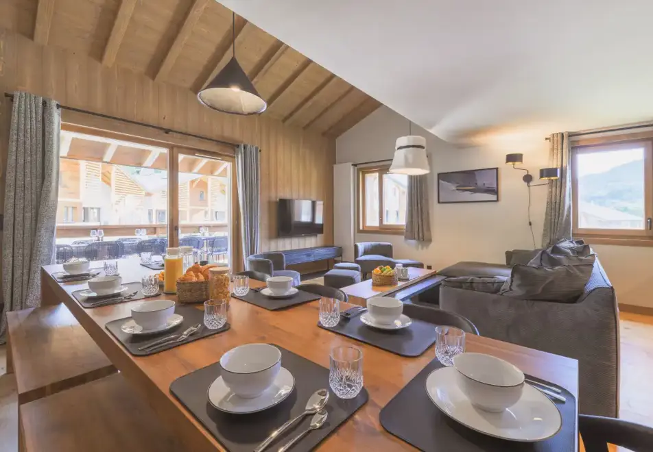 l'Eclat des Veriaz, Megeve (self catered apartments & chalets) - Typical 3 bedroom alcove apartment style