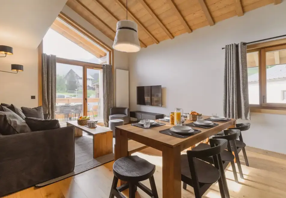 l'Eclat des Veriaz, Megeve (self catered apartments & chalets) - Typical 3 bedroom apartment style