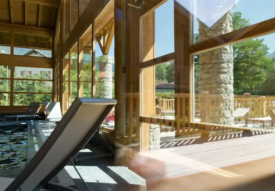 La Reine des Pres, Samoens (self catered apartments) - Indoor pool & terrace