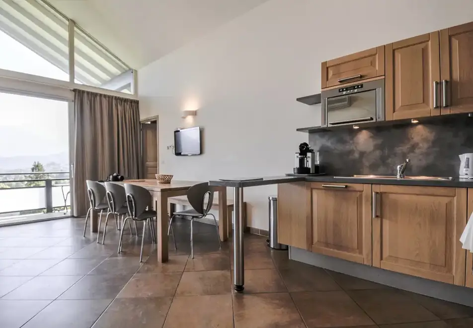 Les Chataigniers, Annecy (self catered apartment) - Typical apartment