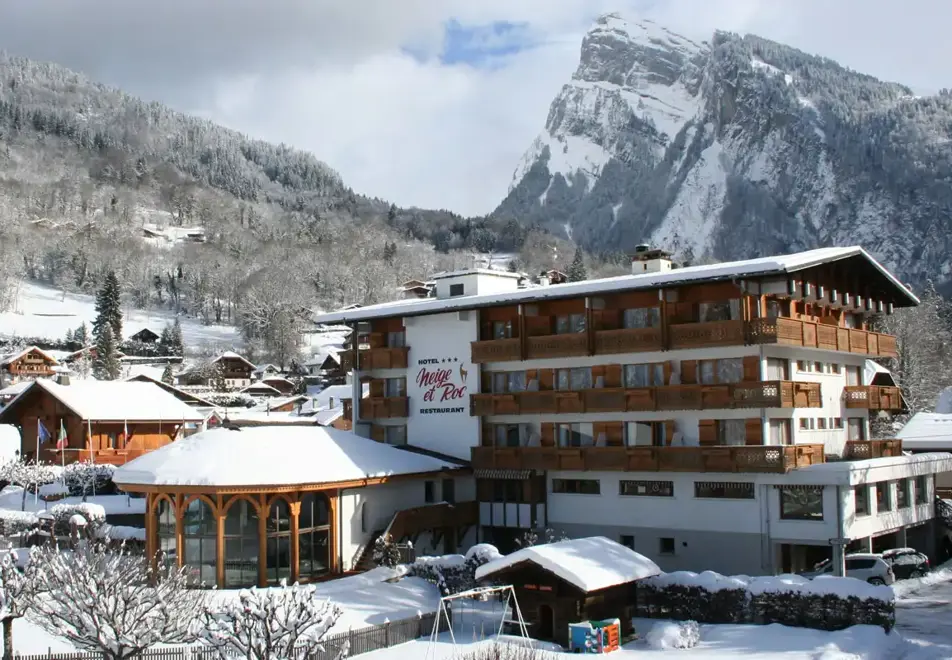 Neige et Roc, Samoens (hotel & apartments)