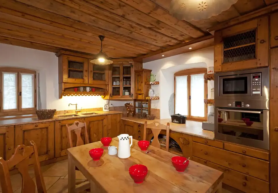 La Ferme de Fontany, Samoens (self catered chalet) - Kitchen and dining room 