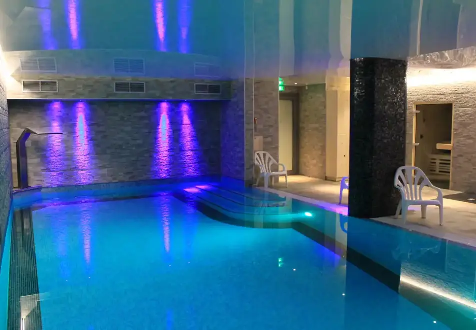 Delphine Apartments, Les Gets (self catered chalet) - Indoor pool