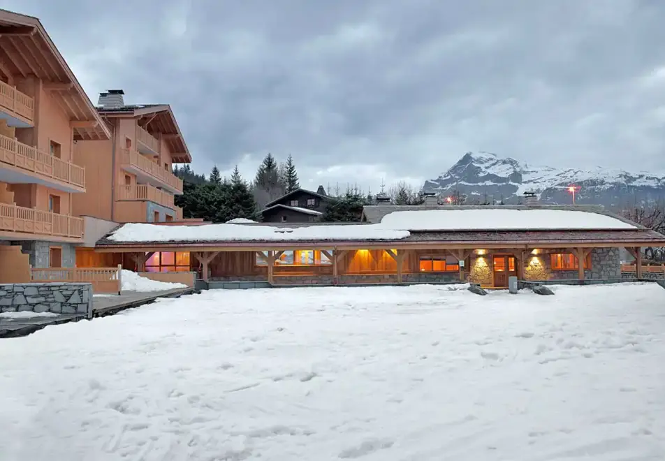 Les Chalets du Jouvence, Les Carroz (self catered apartments) - Main building