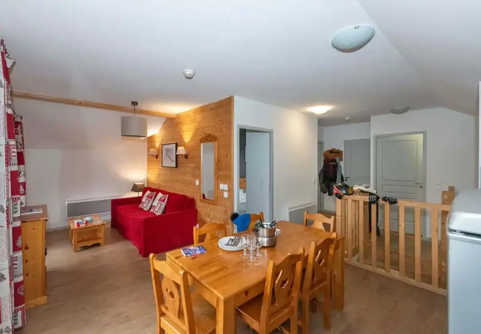 Le Crystal, Vaujany (self catered apartments) - Typical apartment style