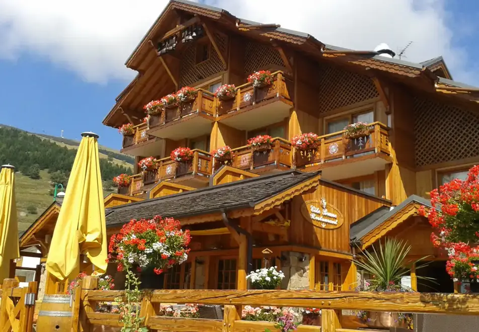 Cote Brune, Les 2 Alpes (hotel)