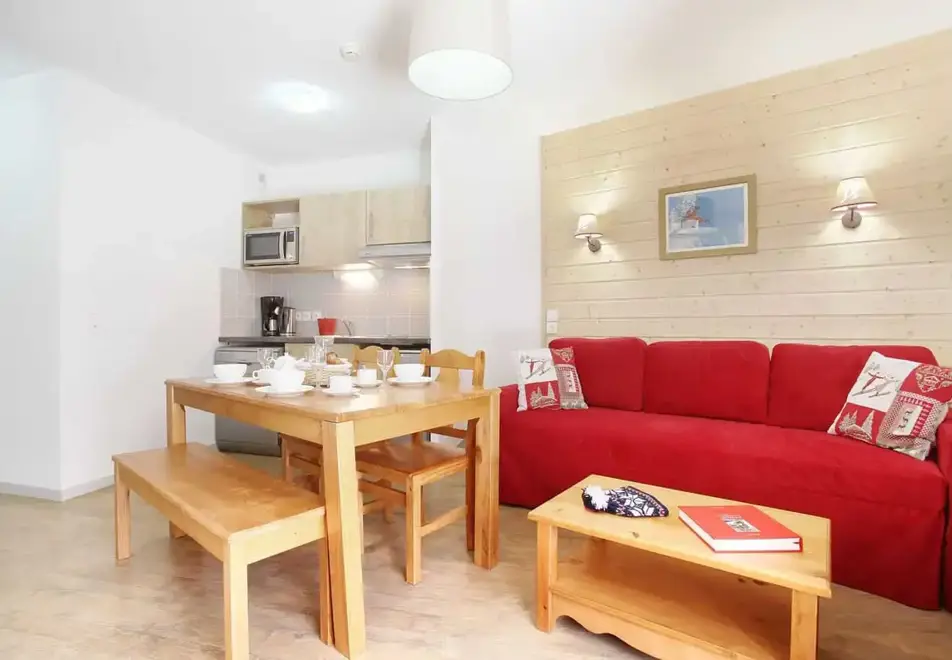 Le Crystal, Vaujany (self catered apartments) - Typical apartment style