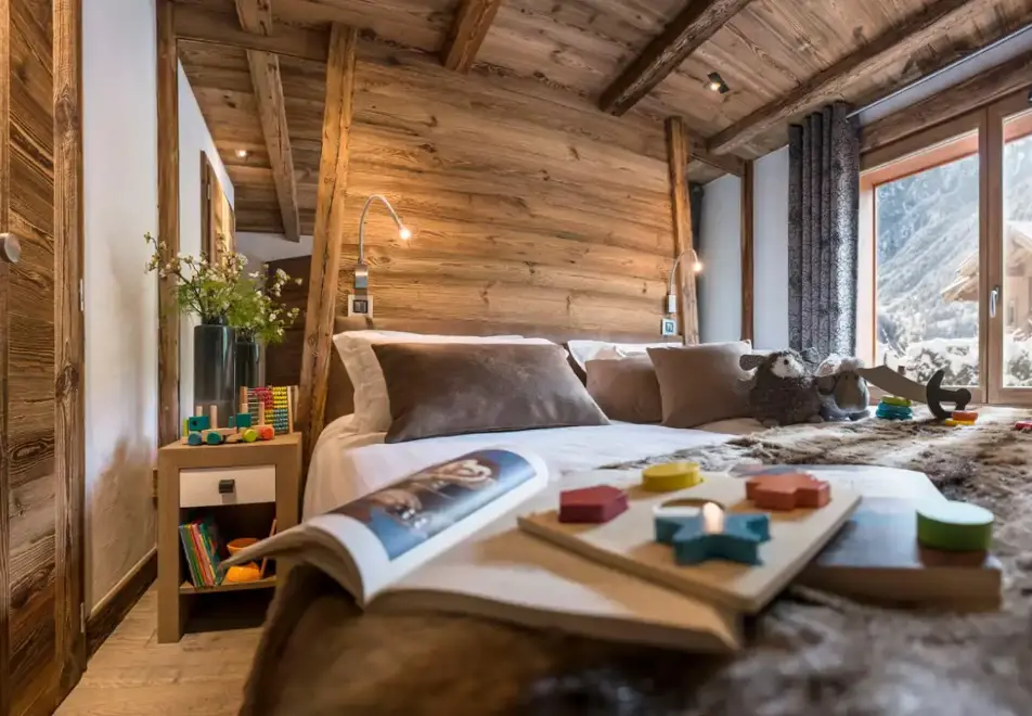 Le Cristal de Jade, Chamonix (self catered apartments) (©Studio Bergoen) - Twin Bedroom