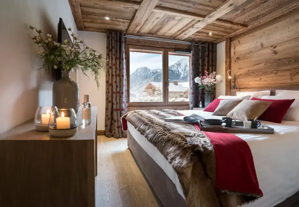 Le Cristal de Jade, Chamonix (self catered apartments) (©Studio Bergoen) - Double Bedroom