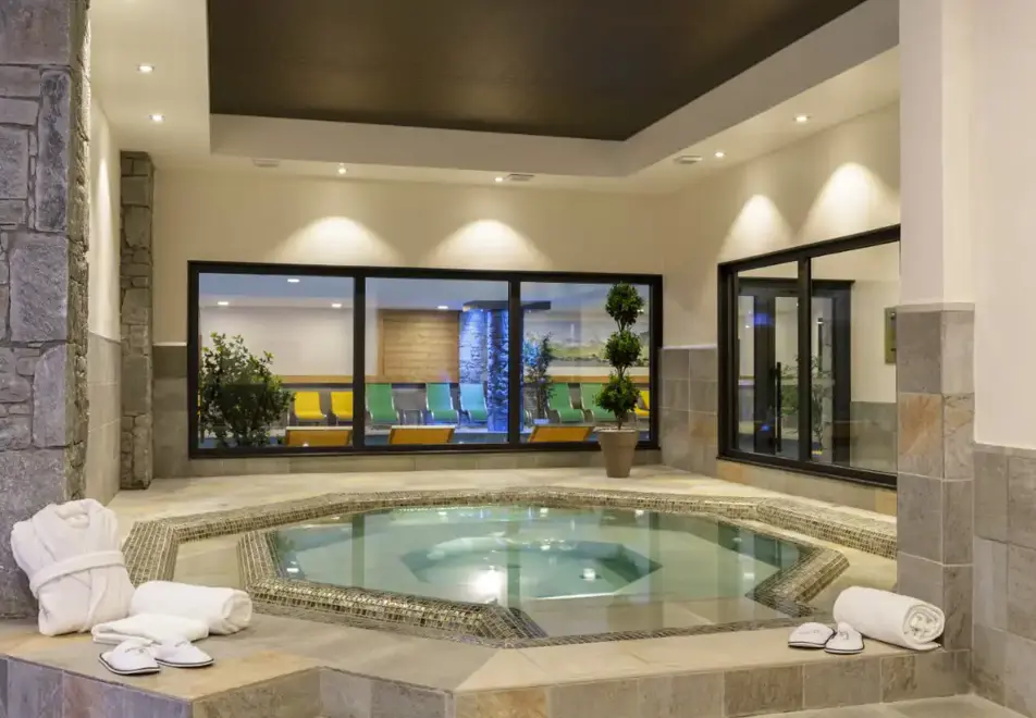 Le Napoleon, Montgenevre (self catered apartments) - Jacuzzi