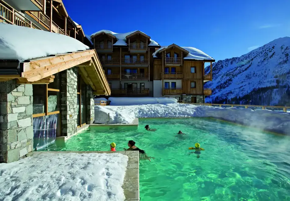 Hameau des Airelles, Montgenevre (self catered apartments) - Outdoor Pool