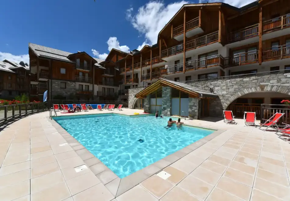 Hameau des Airelles, Montgenevre (self catered apartments) - Outdoor Pool