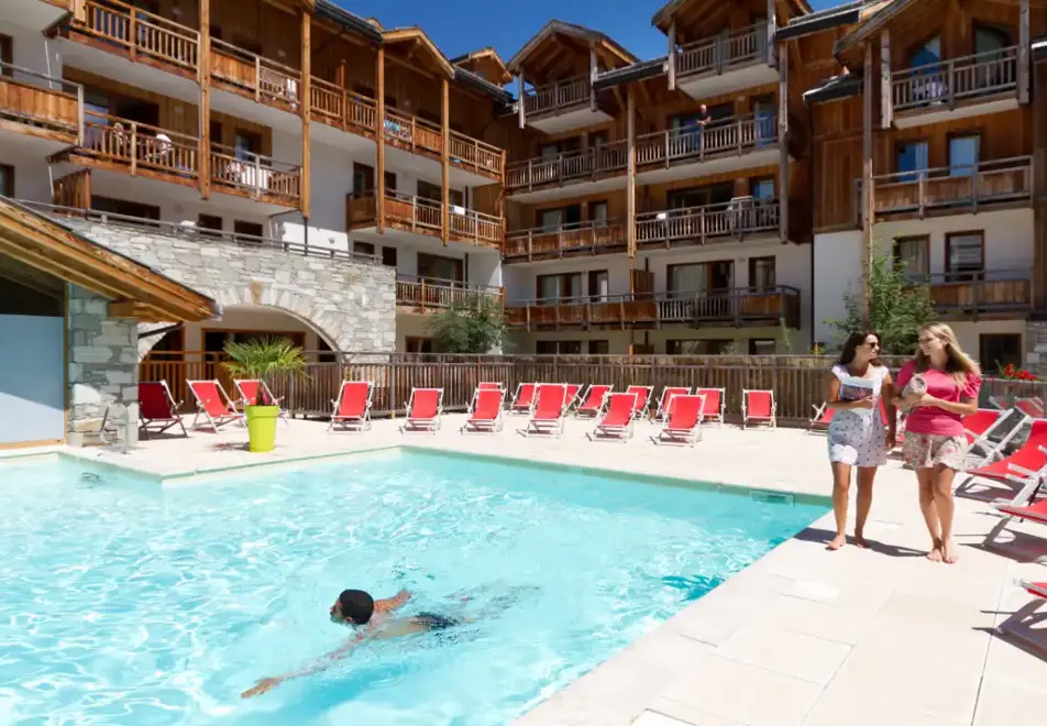 Hameau des Airelles, Montgenevre (self catered apartments) - Outdoor Pool