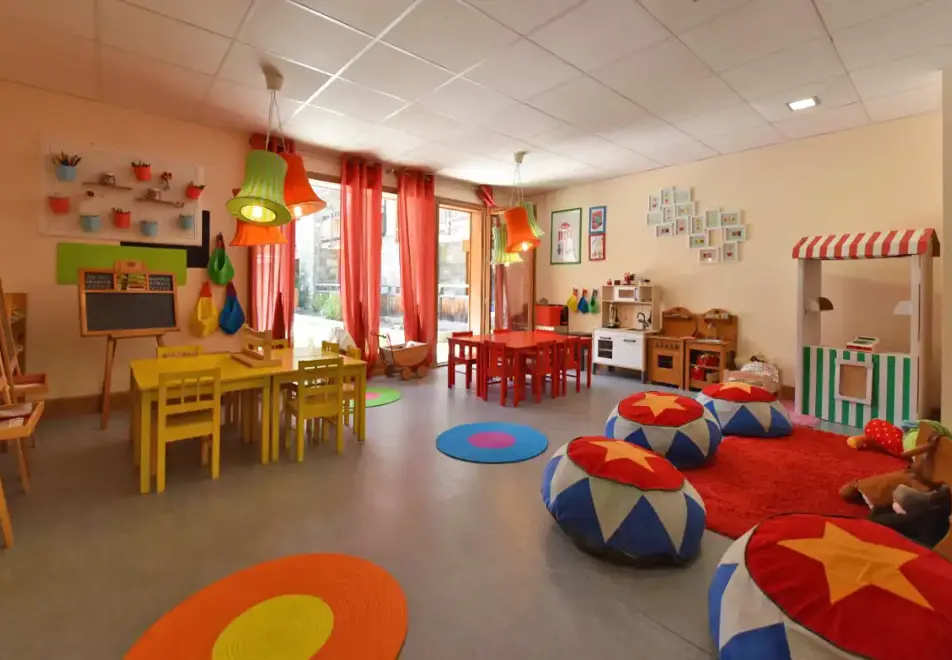 Hameau des Airelles, Montgenevre (self catered apartments) - Kids Club