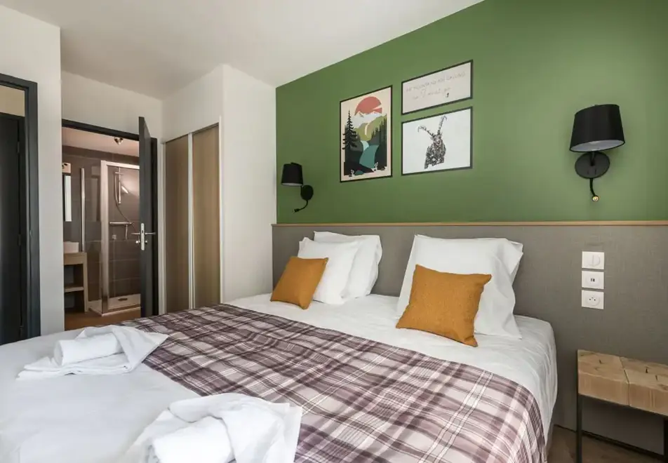 Le Serra Neva, Serre Chevalier (artists impressions and typical interiors)