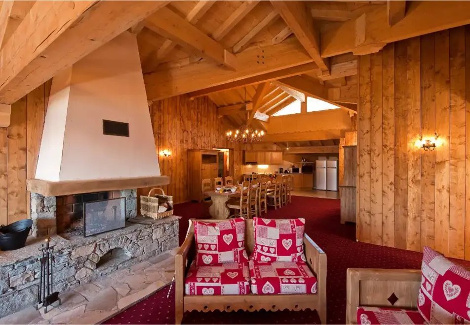 Le Refuge, La Rosiere (self catered apartments) - Typical apartment sleeps 12-14 style