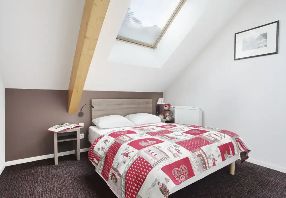 Aquisana, Serre Chevalier (self catered apartments) - Double Bedroom