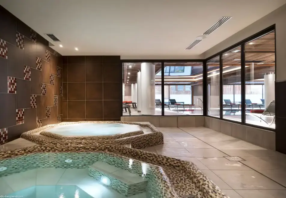 Le Cristal de Jade, Chamonix (self catered apartments) - Indoor Pool
