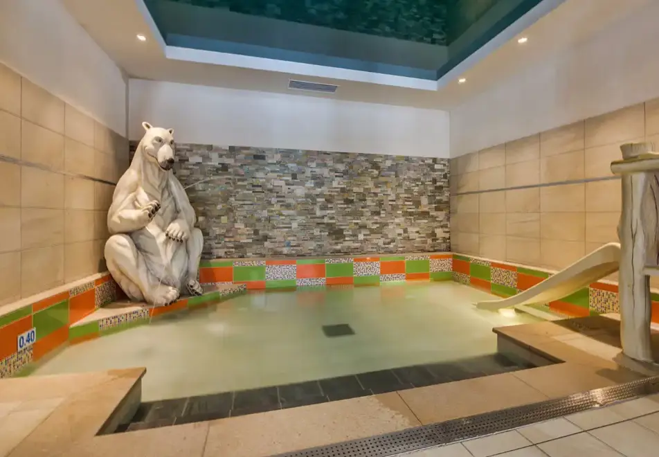 Les Chalets de Layssia, Samoens (self catered apartments) - Baby Pool