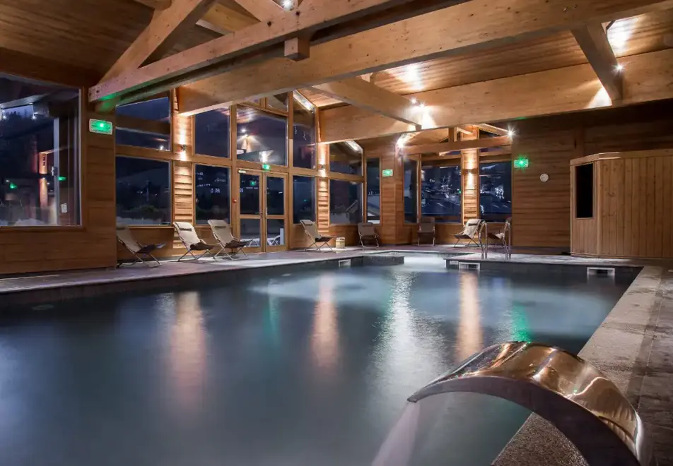 Grandes Alpes, La Clusaz (self catered apartments) - Indoor Pool