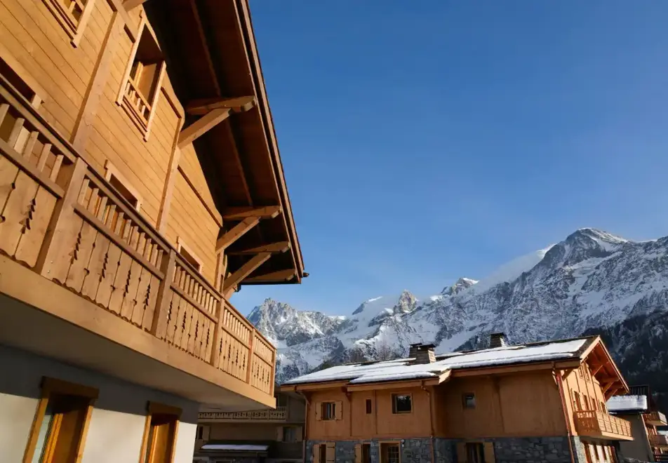 Le Hameau de Pierre Blanche, Les Houches (self catered apartments) - Beautiful Location