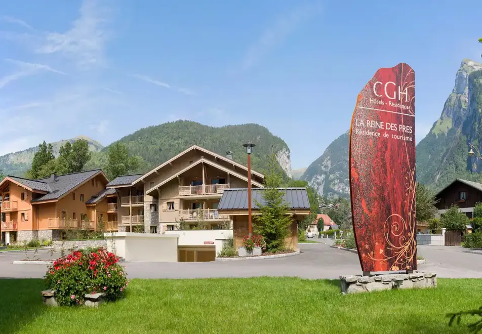 La Reine des Pres, Samoens (self catered apartments)