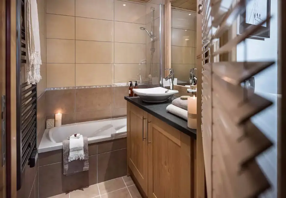 Kalinda, Tignes 1800 (self catered apartments) - Bathroom