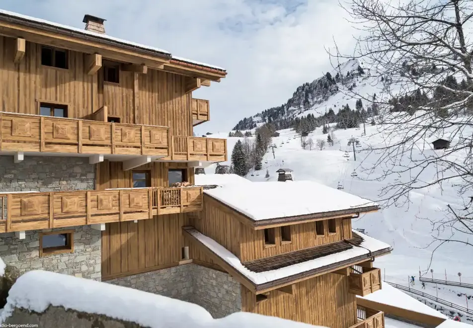 Le Roc des Tours, Grand Bornand (self catered apartments) ©MGM-studio Bergoen - Right by slopes
