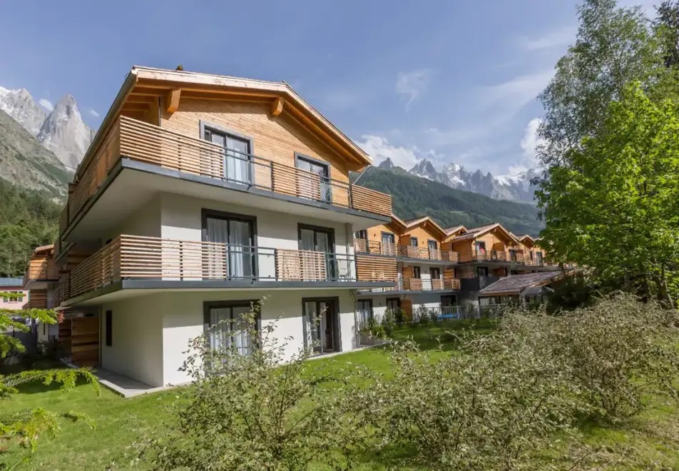 Isatis, Chamonix (self catered apartments) - Stunning location