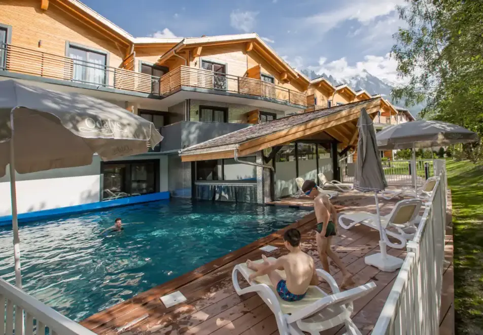 Isatis, Chamonix (self catered apartments) - Outdoor pool
